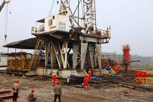 川慶鉆探鉆機整體平移現場